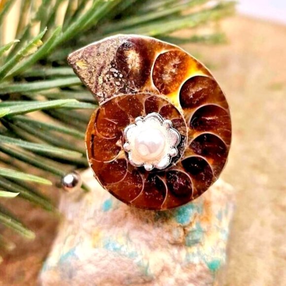 Beautiful Nature Conch Silver Flower Open Wrapped Ring - Picture 1 of 10